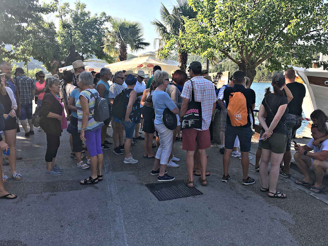 Krka Crowds waiting at Skradin jetty Krka Crowds waiting at Skradin jetty