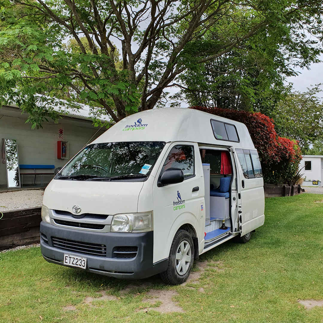 Toyota Hiace Hitop from Freedom Campers Toyota Hiace Hitop from Freedom Campers