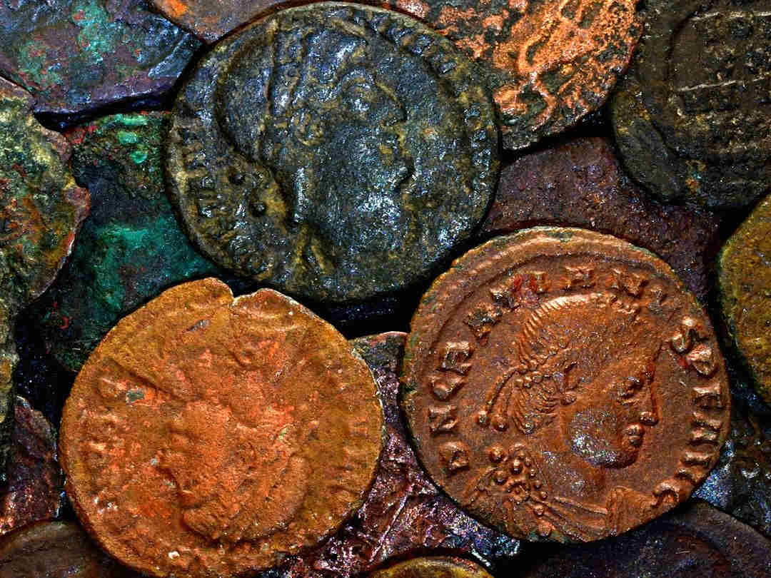 ancient roman coins image courtesy of thanasis papazacharias on pixabay