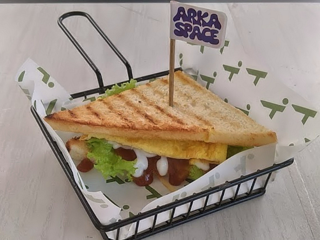 arka coffee and space sandwich