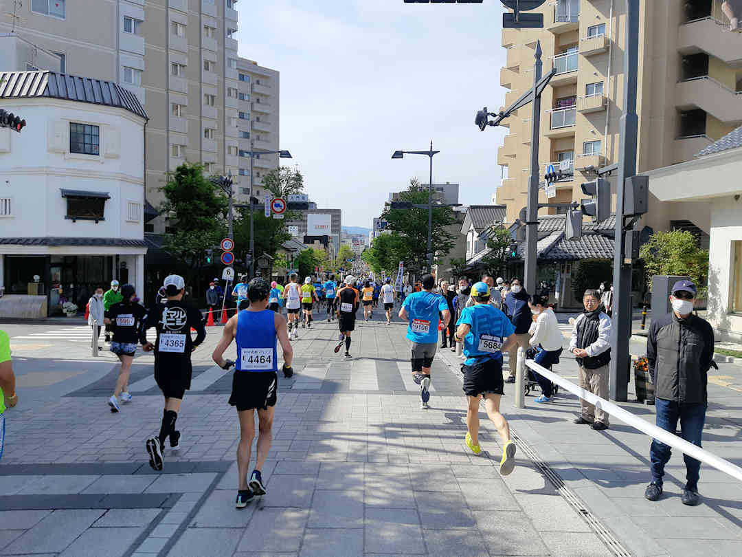 Marathon runners in Nagano City Centre