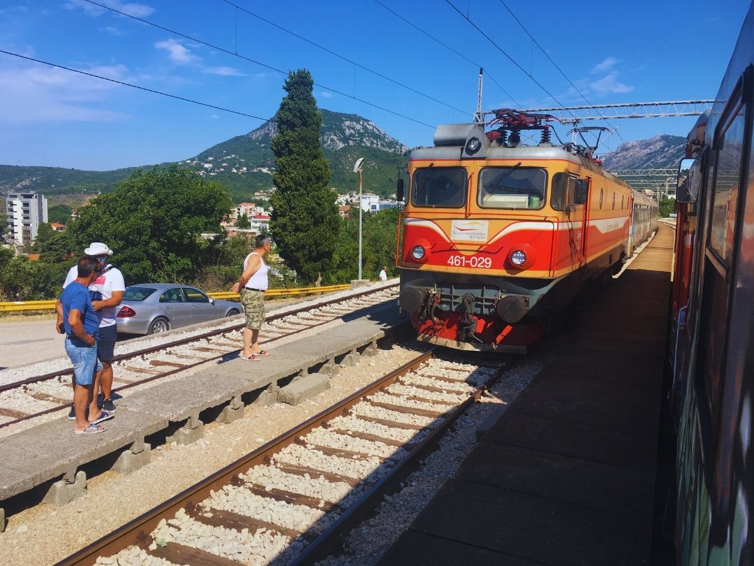 Bar–Belgrade Railway: Train Approaching a Station (Locomotive 461-029)