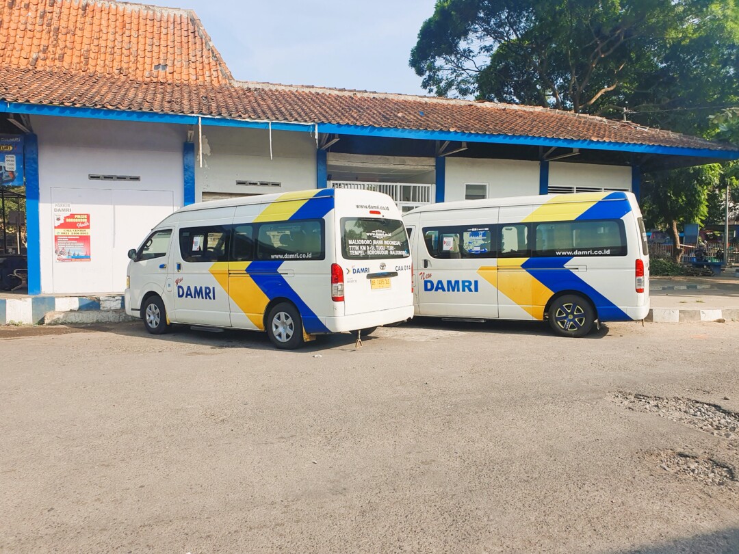 DAMRI minbuses at Borobudur Bus Terminal