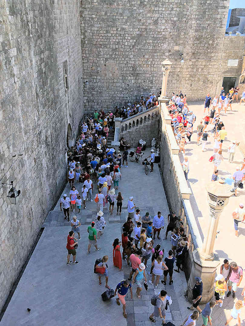 Dubrovnik Pile Gate tourists