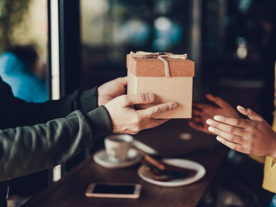 Gift like a minimalist: 17 meaningful gift ideas for any occasion