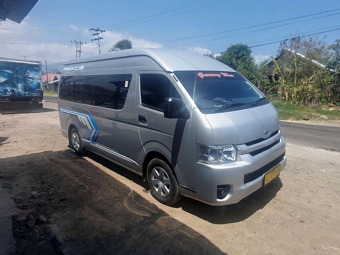 gunung mas minibus on flores