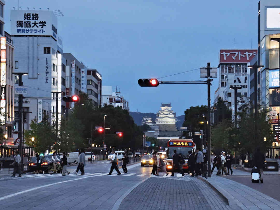 himeji bus by toyama kanna on unsplash himeji bus by toyama kanna on unsplash