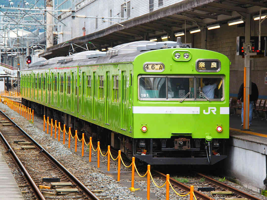 jr train to nara by sharon ang on pixabay