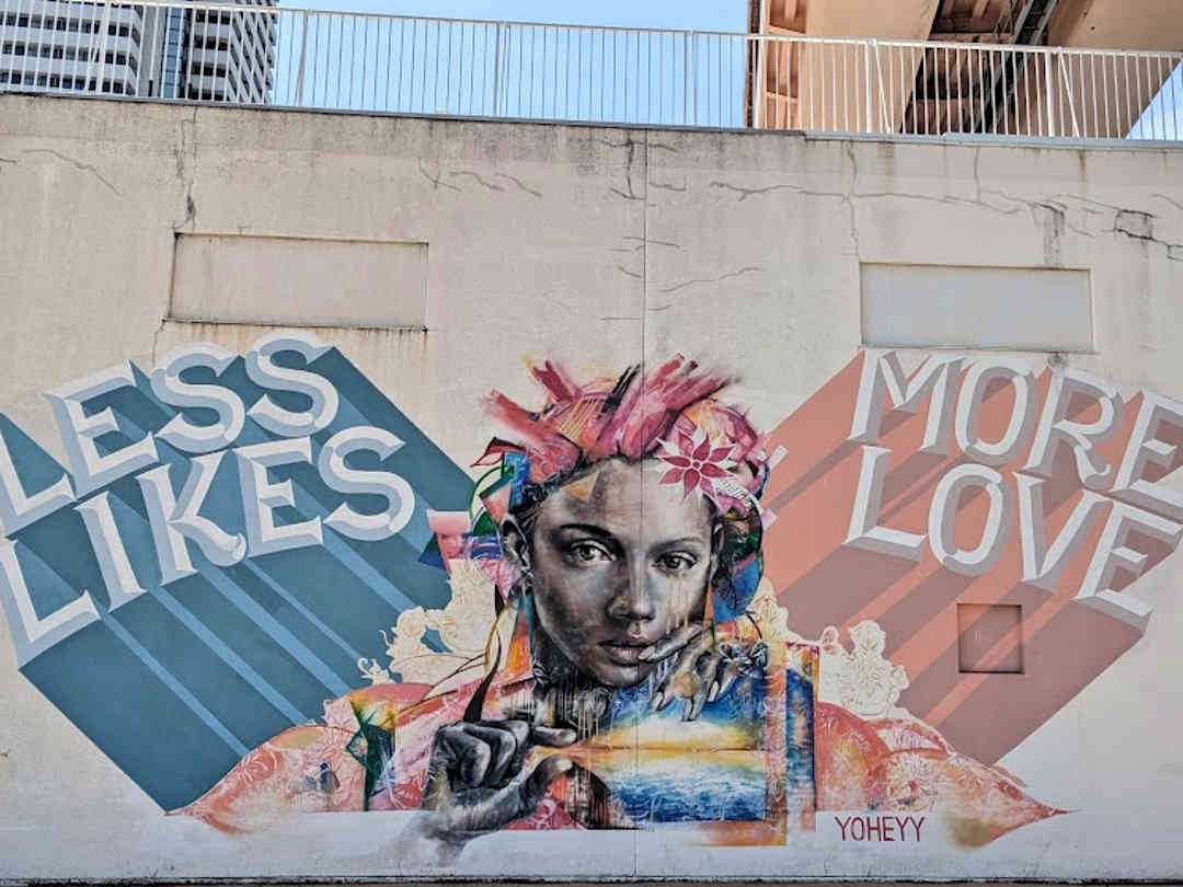 mural by yoheyy at kobe meriken park