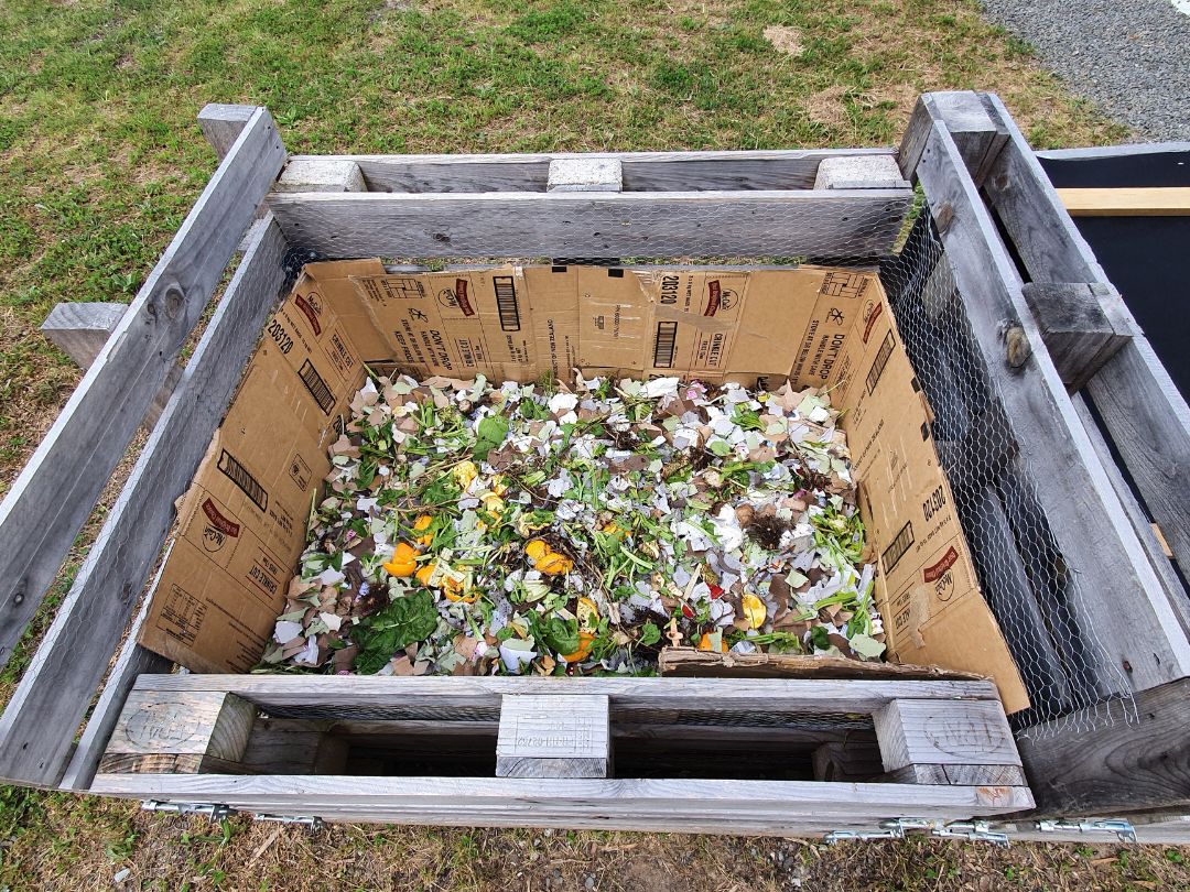 poukawa compost bins