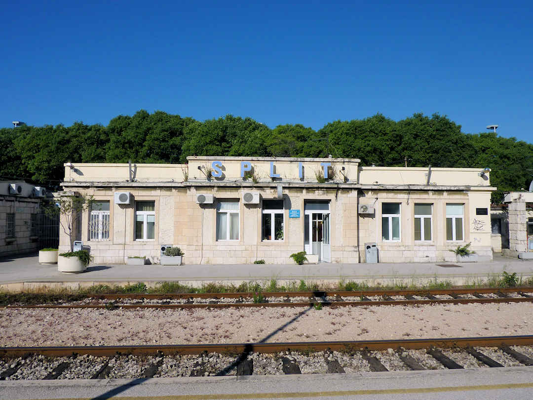 Split train station Split train station